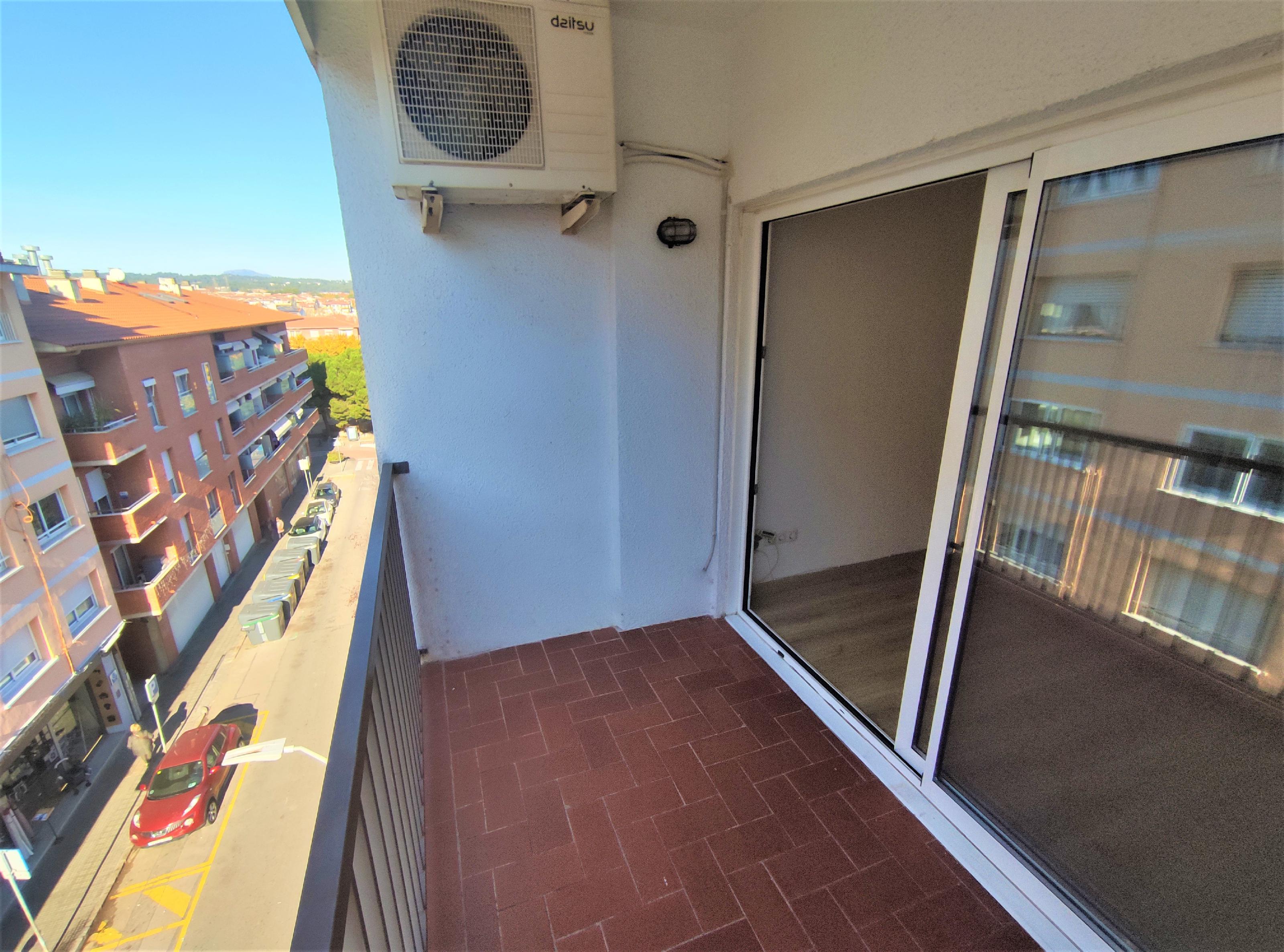 Imagen 10 Piso en venta en Sant Cugat Del Vallès / A metros de Av Cerdanyola