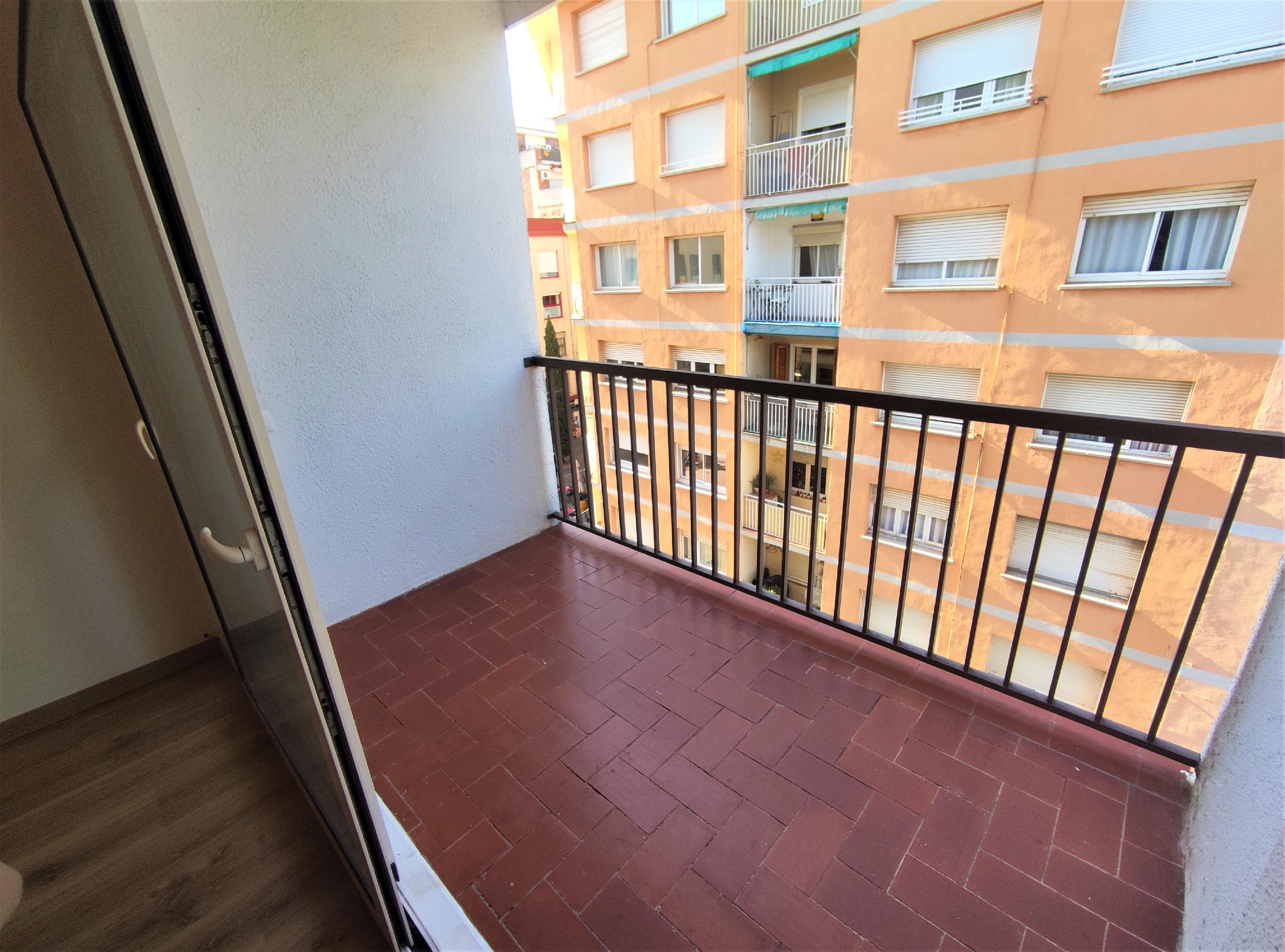 Imagen 1 Piso en venta en Sant Cugat Del Vallès / A metros de Av Cerdanyola