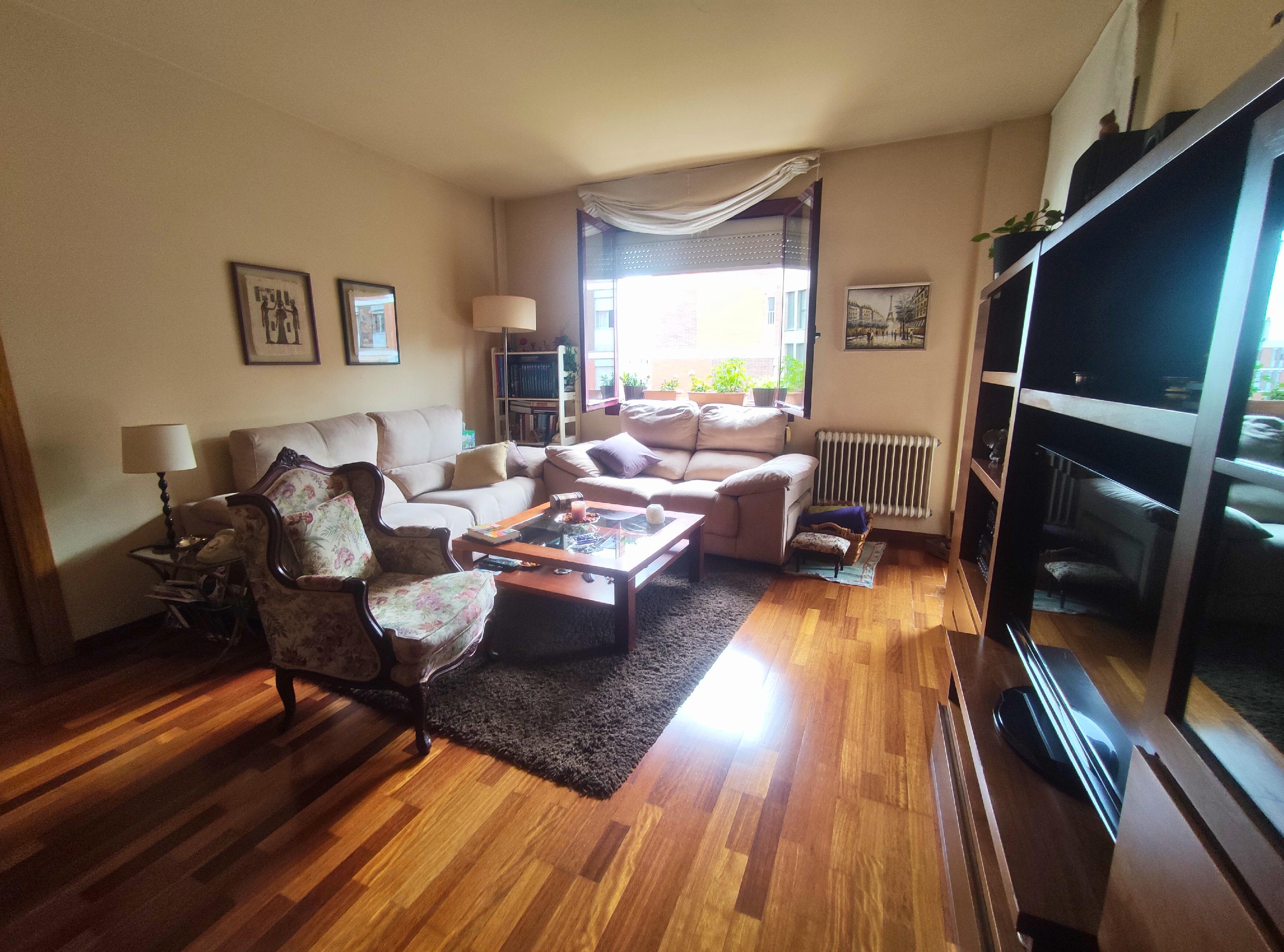 Imagen 3 Piso en venta en Sant Cugat Del Vallès / A metros de Av Cerdanyola