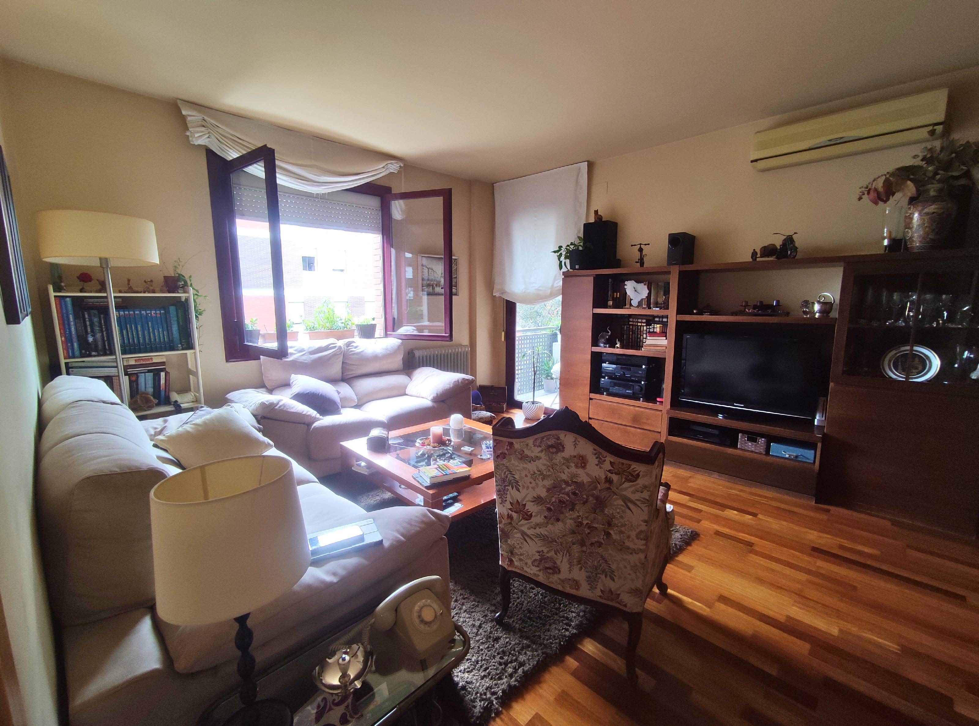 Imagen 2 Piso en venta en Sant Cugat Del Vallès / A metros de Av Cerdanyola