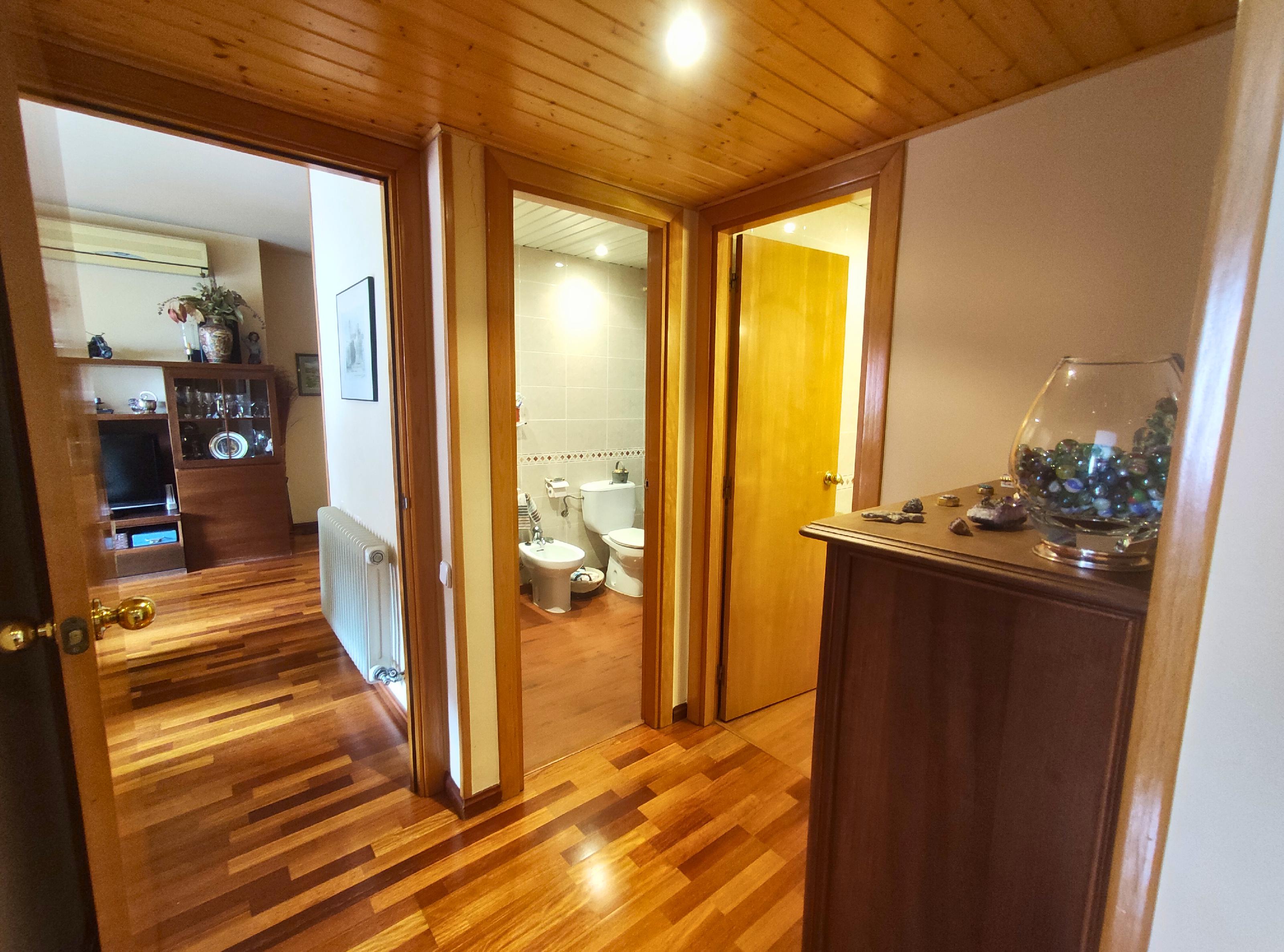Imagen 10 Piso en venta en Sant Cugat Del Vallès / A metros de Av Cerdanyola