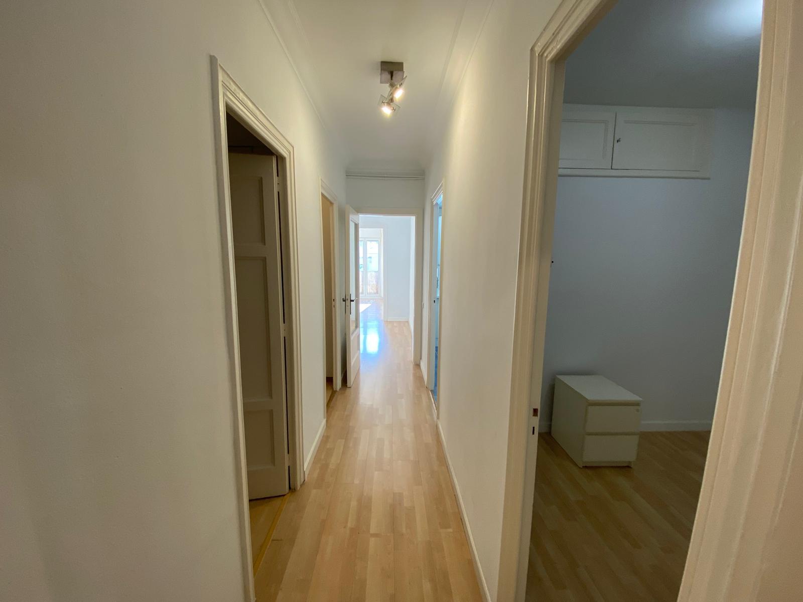 Imagen 4 Piso en venta en Barcelona / Zona exclusiva, entre las calles Mandri y Muntaner.