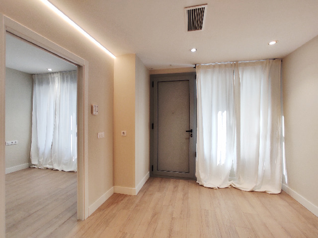 Imagen 1 Inmueble 300765 - Piso en venta en Barcelona / Vallirana con Francoli