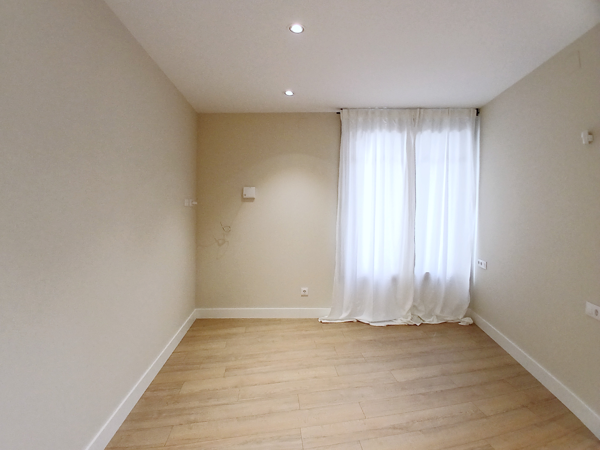 Imagen 9 Piso en venta en Barcelona / Carrer vallirana esquina francoli