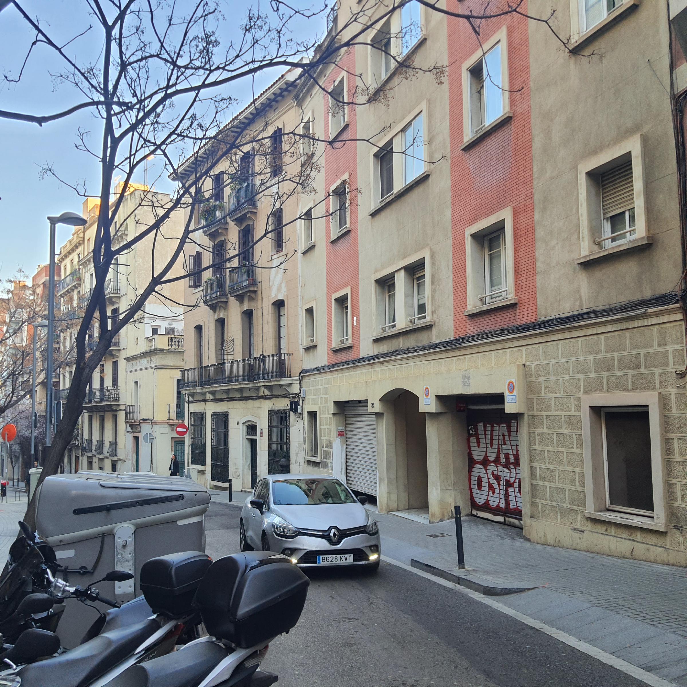 Imagen 4 Parking Coche en venta en Barcelona / Entre el passatge de gomis y las galerias del bon preu