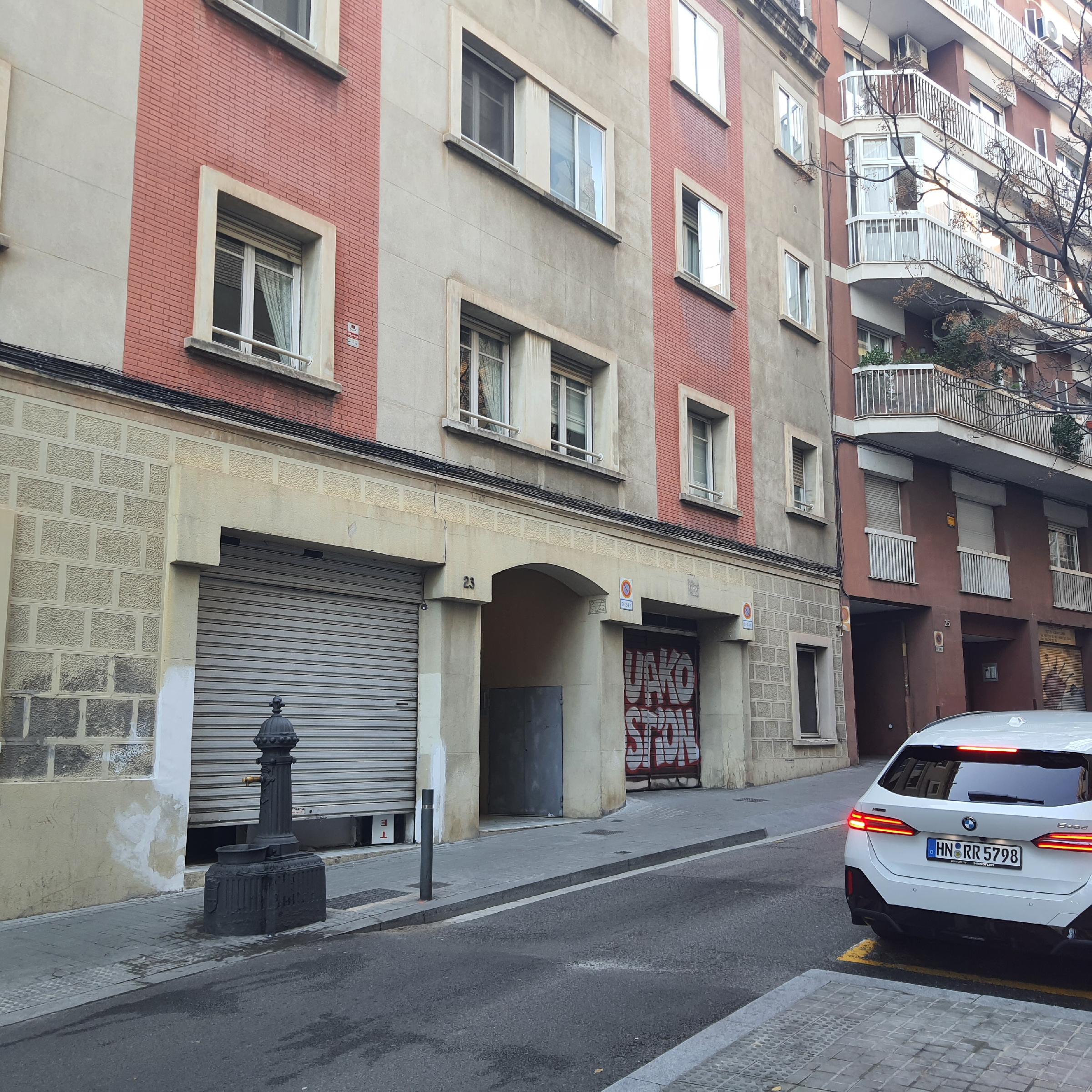 Imagen 5 Parking Coche en venta en Barcelona / Entre el passatge de gomis y las galerias del bon preu
