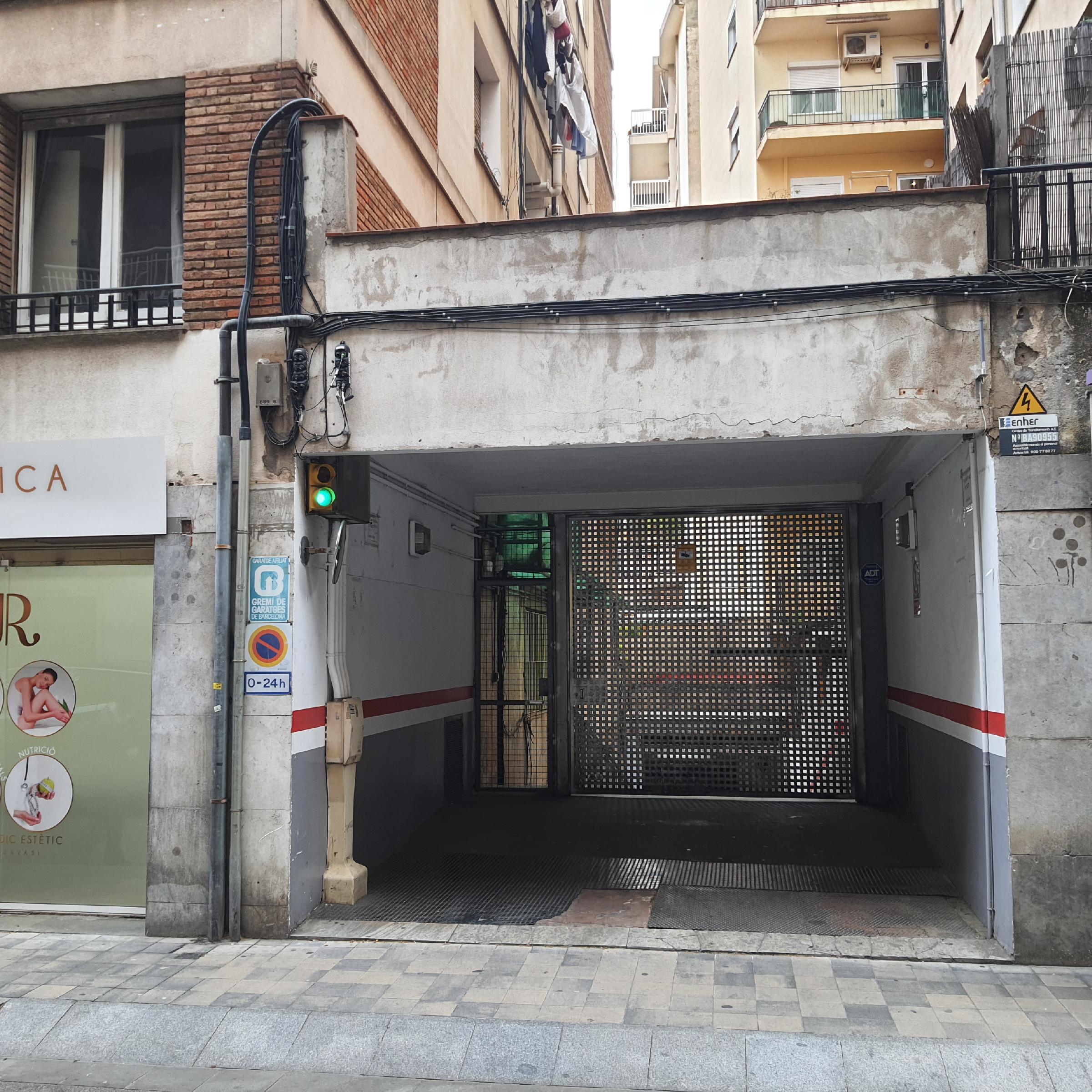 Imagen 3 Parking Coche en venta en Barcelona / Luca con carrer craywinckel