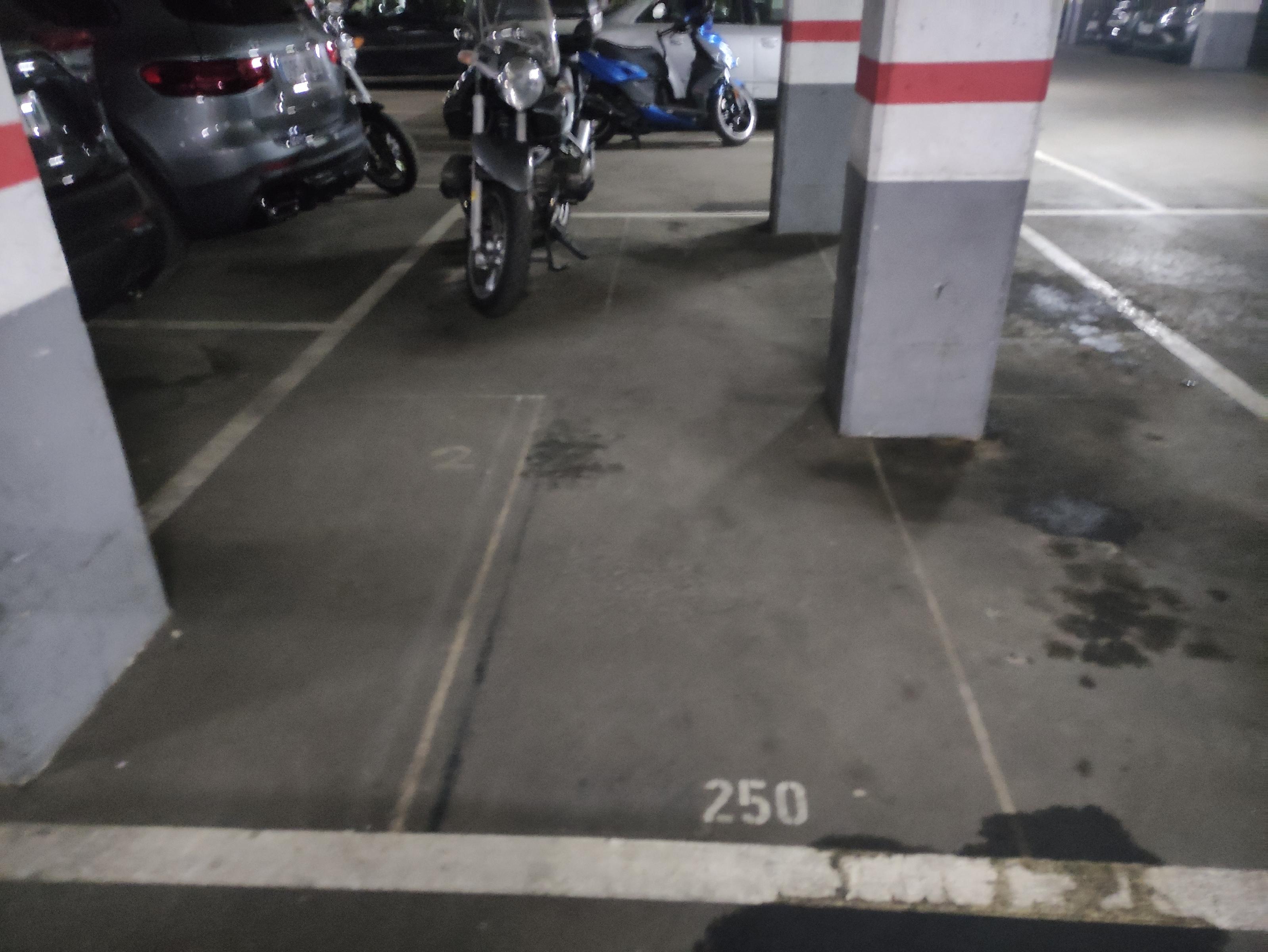 Imagen 2 Parking Moto en alquiler en Sant Cugat Del Vallès / Entradas por valles 94 y Rambla de Cel...