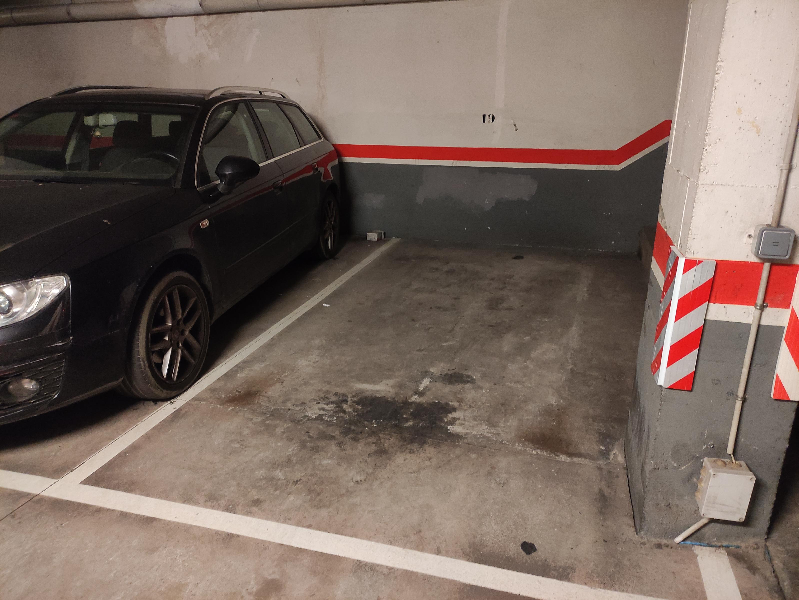 Imagen 3 Parking Coche en venta en Barcelona / Cerca de Plaza Lesseps