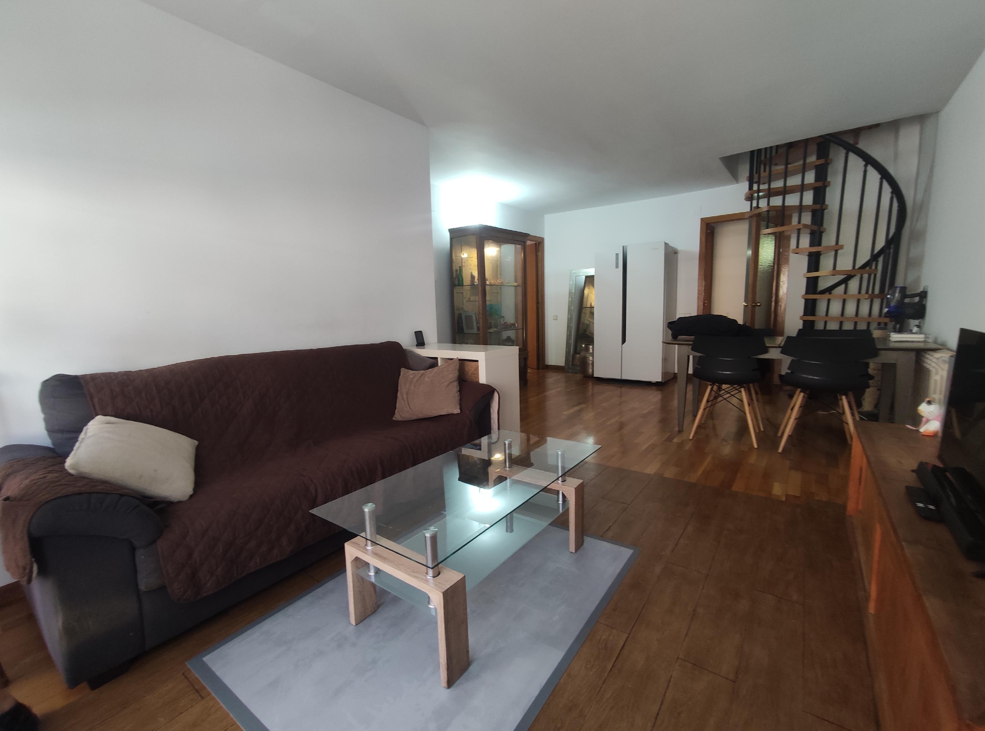 Imagen 2 Dúplex en venta en Sant Cugat Del Vallès / Entre dos Arterias importantes, a metros del Mo...