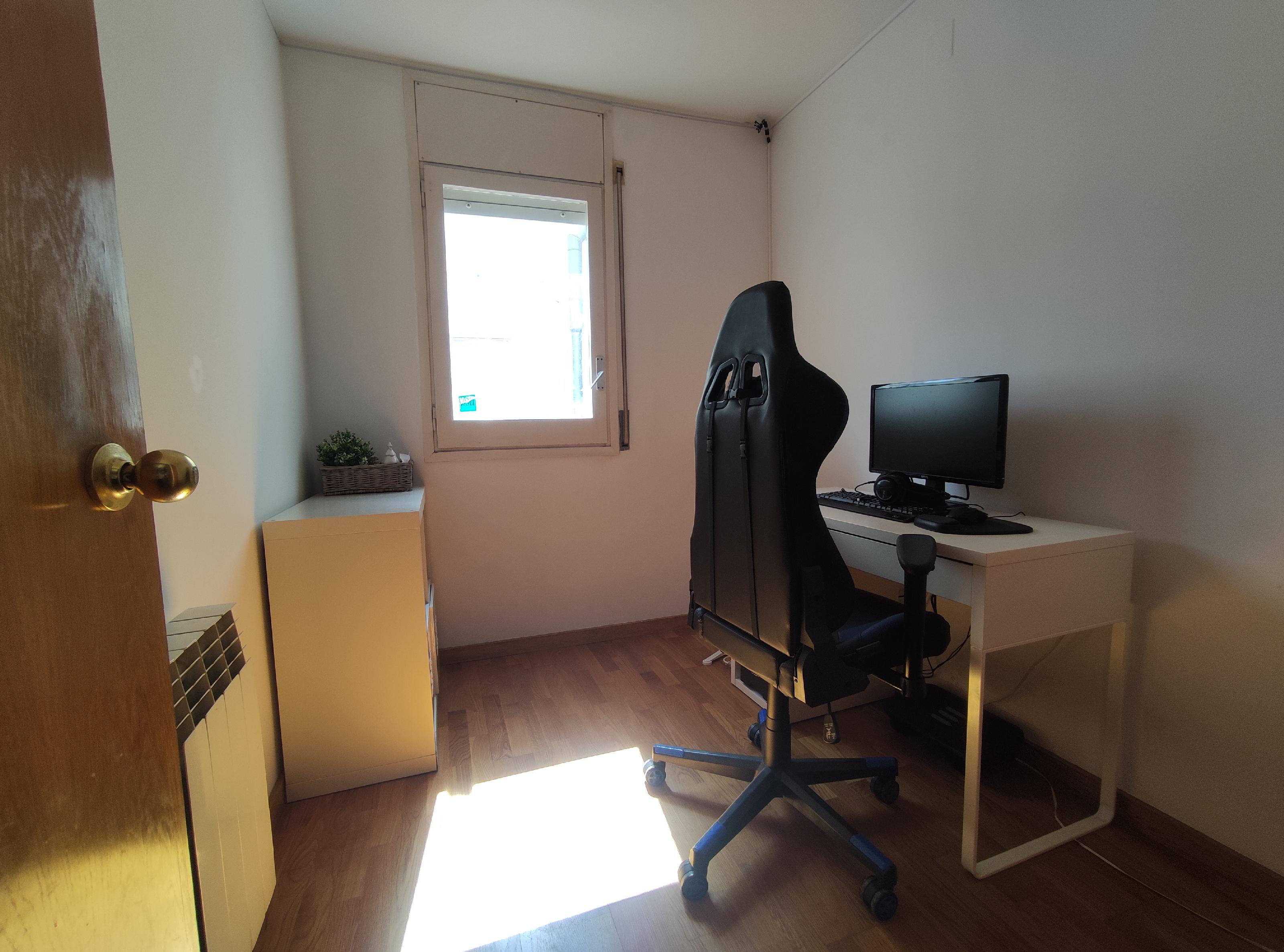 Imagen 10 Dúplex en venta en Sant Cugat Del Vallès / Entre dos Arterias importantes, a metros del Mo...