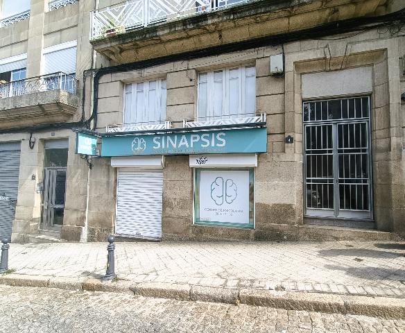 Imagen 2 Inmueble 275271 - Casa Adosada en venta en Ourense / A lado del edificio de correos