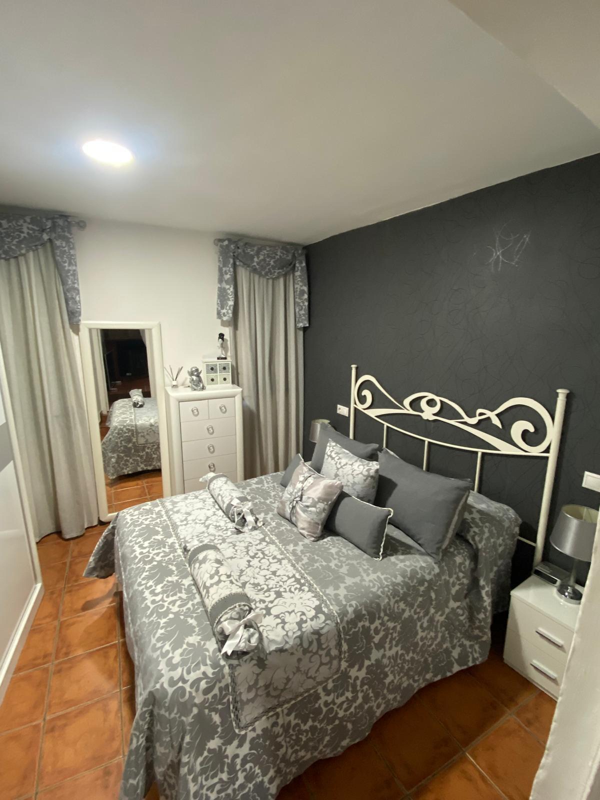 Imagen 7 Casa Adosada en venta en Rus / Casa situada al lado del la plaza de  Rus