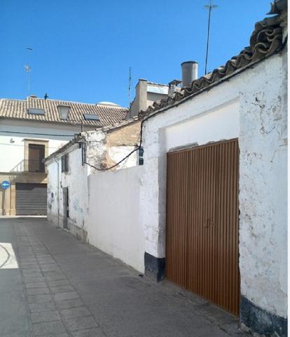 Imagen 1 Inmueble 300461 - Casa Adosada en venta en Baeza / Al lado de la calle Gracia. Cerca del Mercadona 