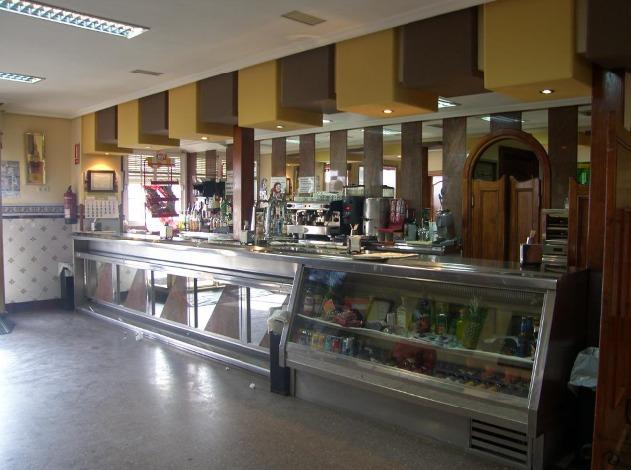 Imagen 2 Inmueble 303785 - Local Comercial en venta en Baeza / Bar restaurante accesible des de la carretera de Jaén.