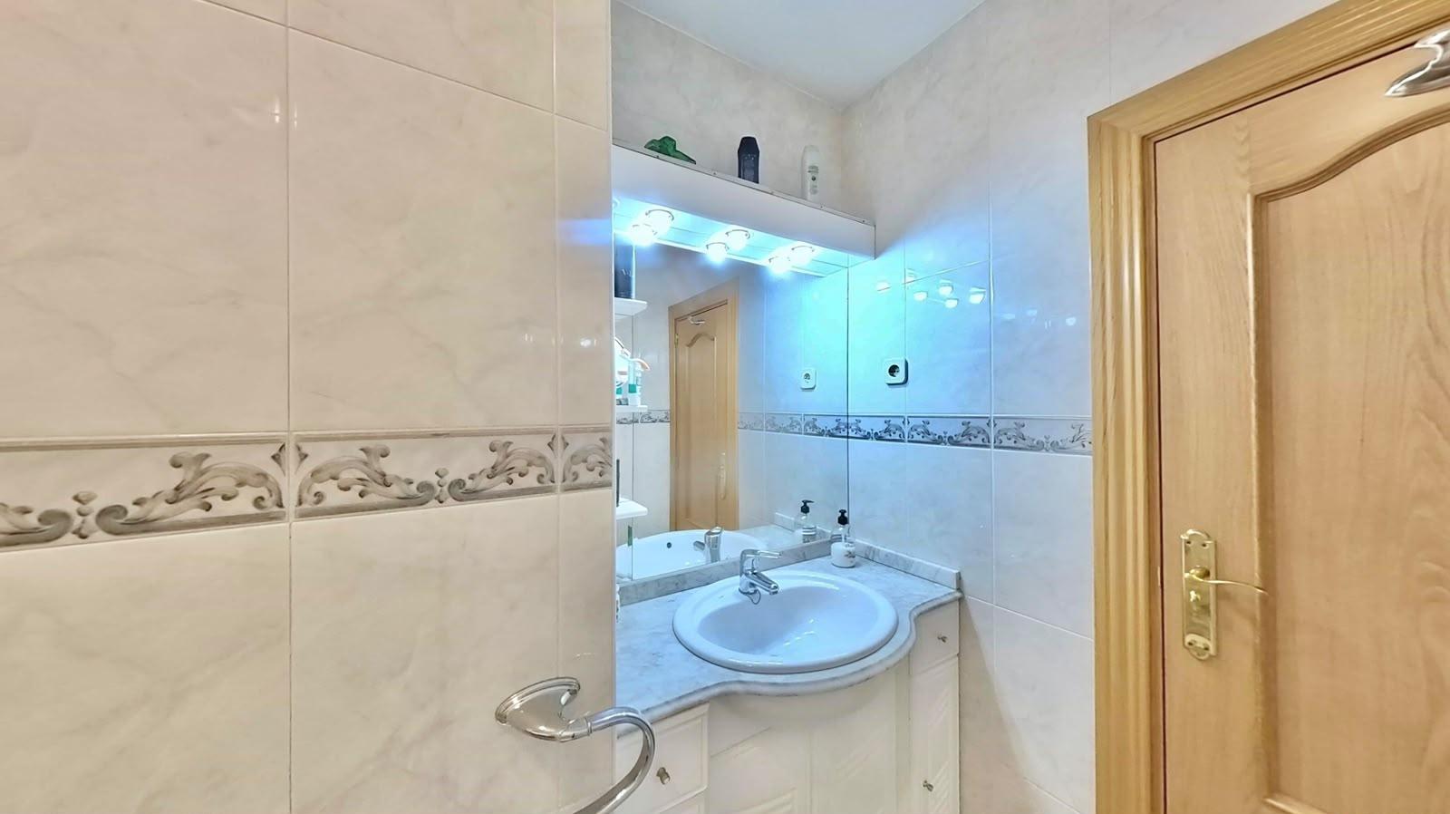 Imagen 14 Apartamento en venta en Madrid / A pocos minutos del Parque el Paraíso