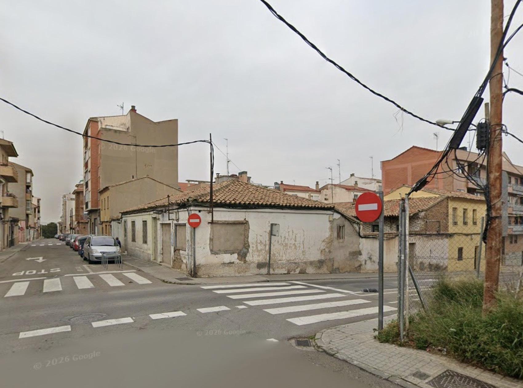 Imagen 1 Solar Urbano en venta en Zaragoza / Al sur del barrio de Miralbueno.