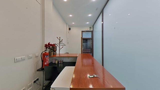 Imagen 26 Inmueble 300111 - Local Comercial en alquiler en Villaviciosa De Odón / Local de 50m2 equipado en Complejo o...