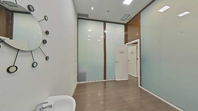 Imagen 14 Inmueble 300111 - Local Comercial en alquiler en Villaviciosa De Odón / Local de 50m2 equipado en Complejo o...