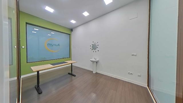 Imagen 8 Inmueble 300111 - Local Comercial en alquiler en Villaviciosa De Odón / Local de 50m2 equipado en Complejo o...