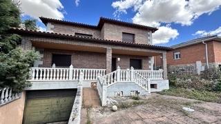 Imagen 1 Casa Aislada en venta en Carranque / Chalet independiente 590m2- 4hab-4baños-piscina-garaje