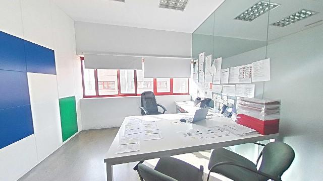 Imagen 4 Inmueble 304169 - Local Comercial en venta en Madrid / Nave de 550 m2 totalmente equipada en zona principal.