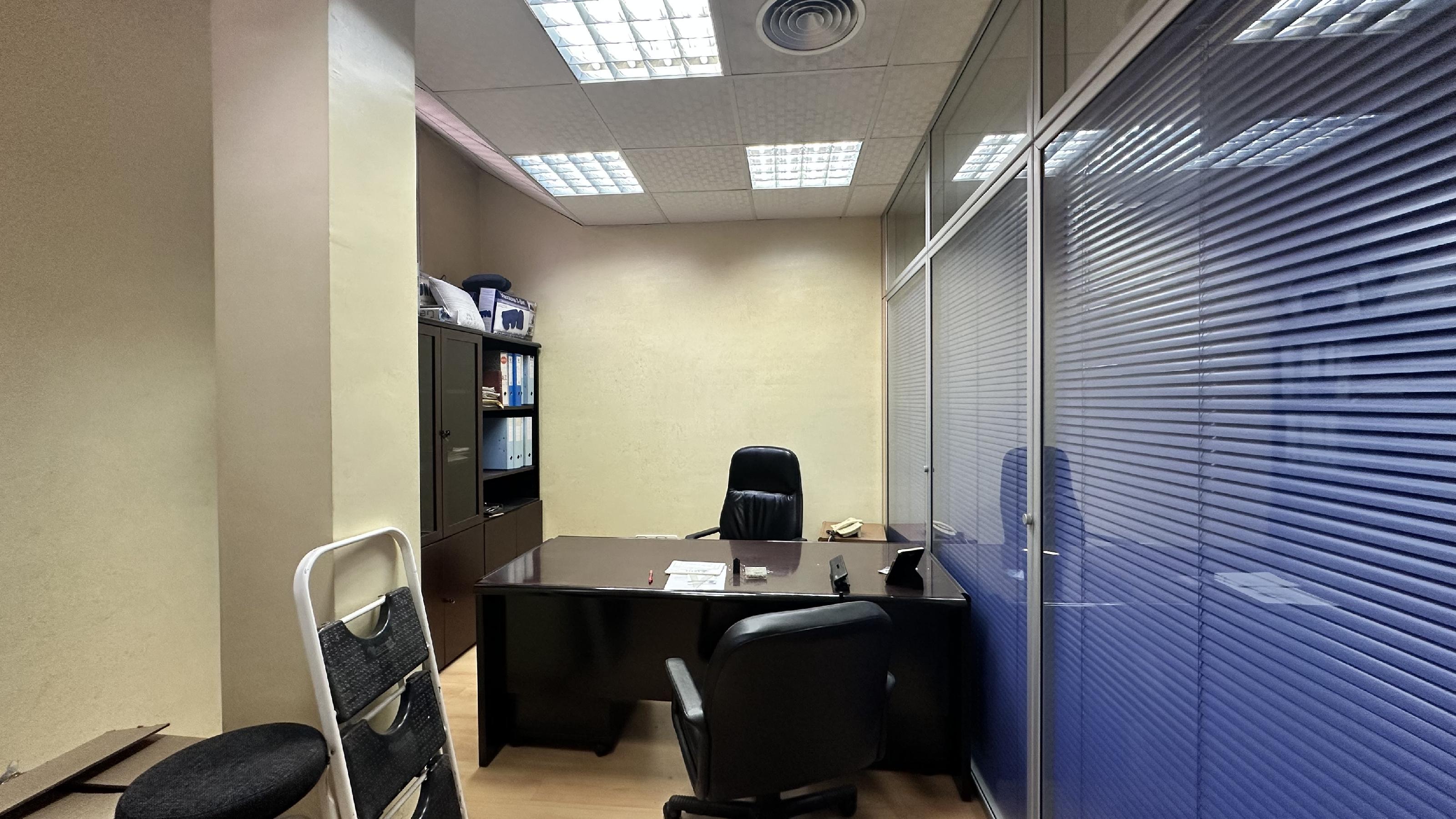 Imagen 11 Local Comercial en venta en Pinto / Local de 72 m2 destinado a oficina equipado