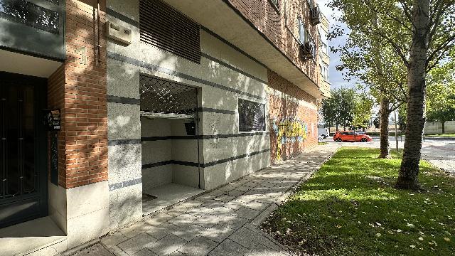 Imagen 2 Inmueble 307081 - Local Comercial en venta en Pinto / Local de 72 m2 destinado a oficina equipado