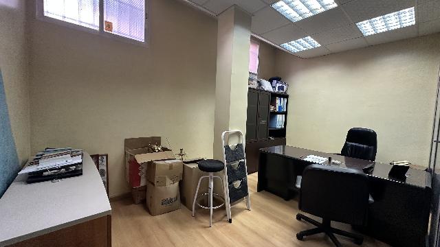 Imagen 9 Inmueble 307081 - Local Comercial en venta en Pinto / Local de 72 m2 destinado a oficina equipado