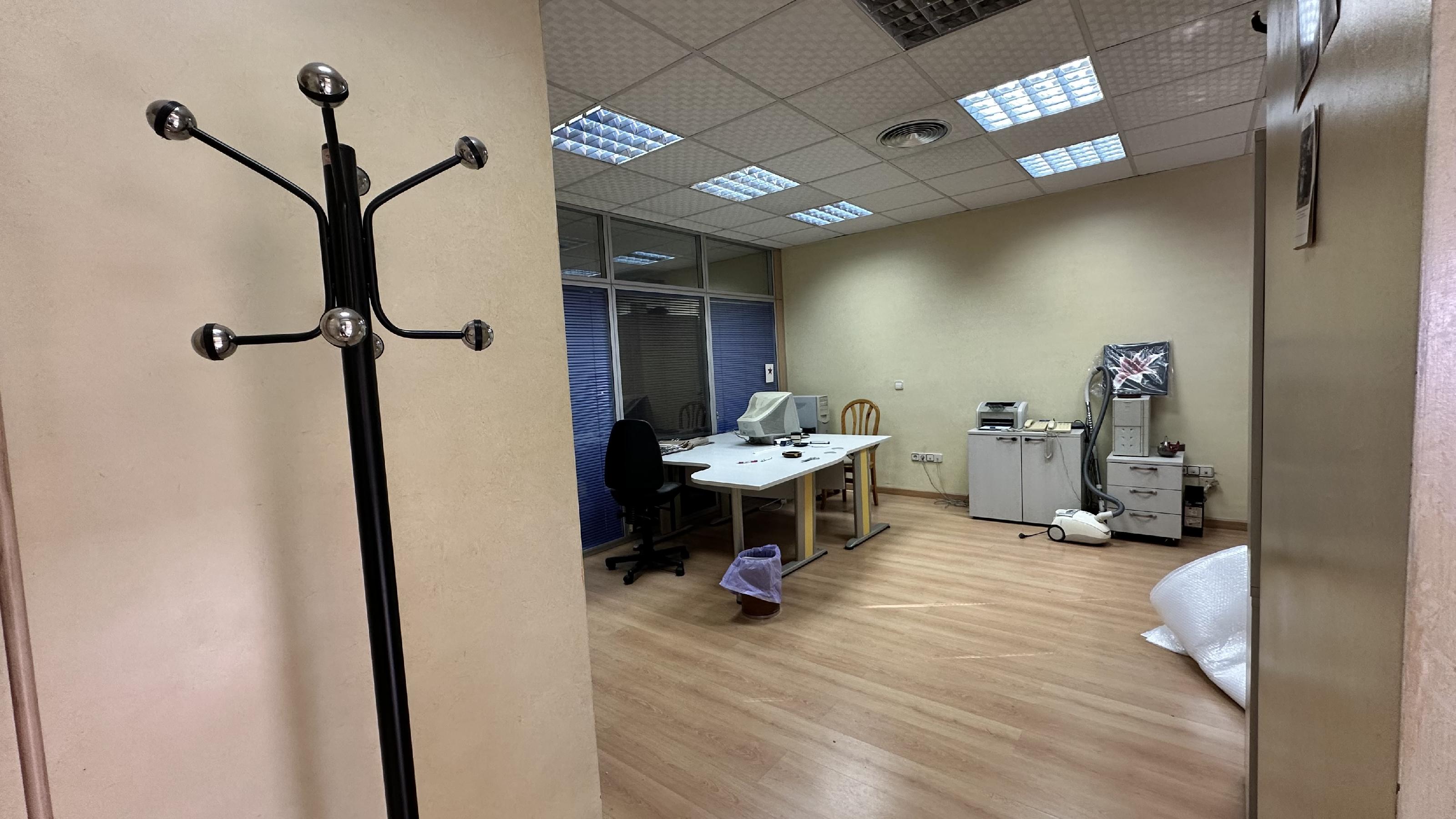 Imagen 8 Local Comercial en venta en Pinto / Local de 72 m2 destinado a oficina equipado