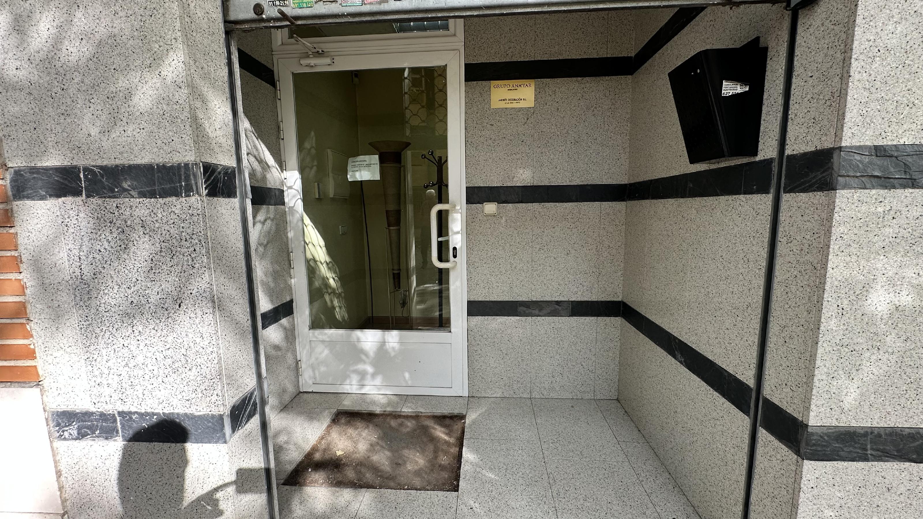 Imagen 5 Local Comercial en venta en Pinto / Local de 72 m2 destinado a oficina equipado
