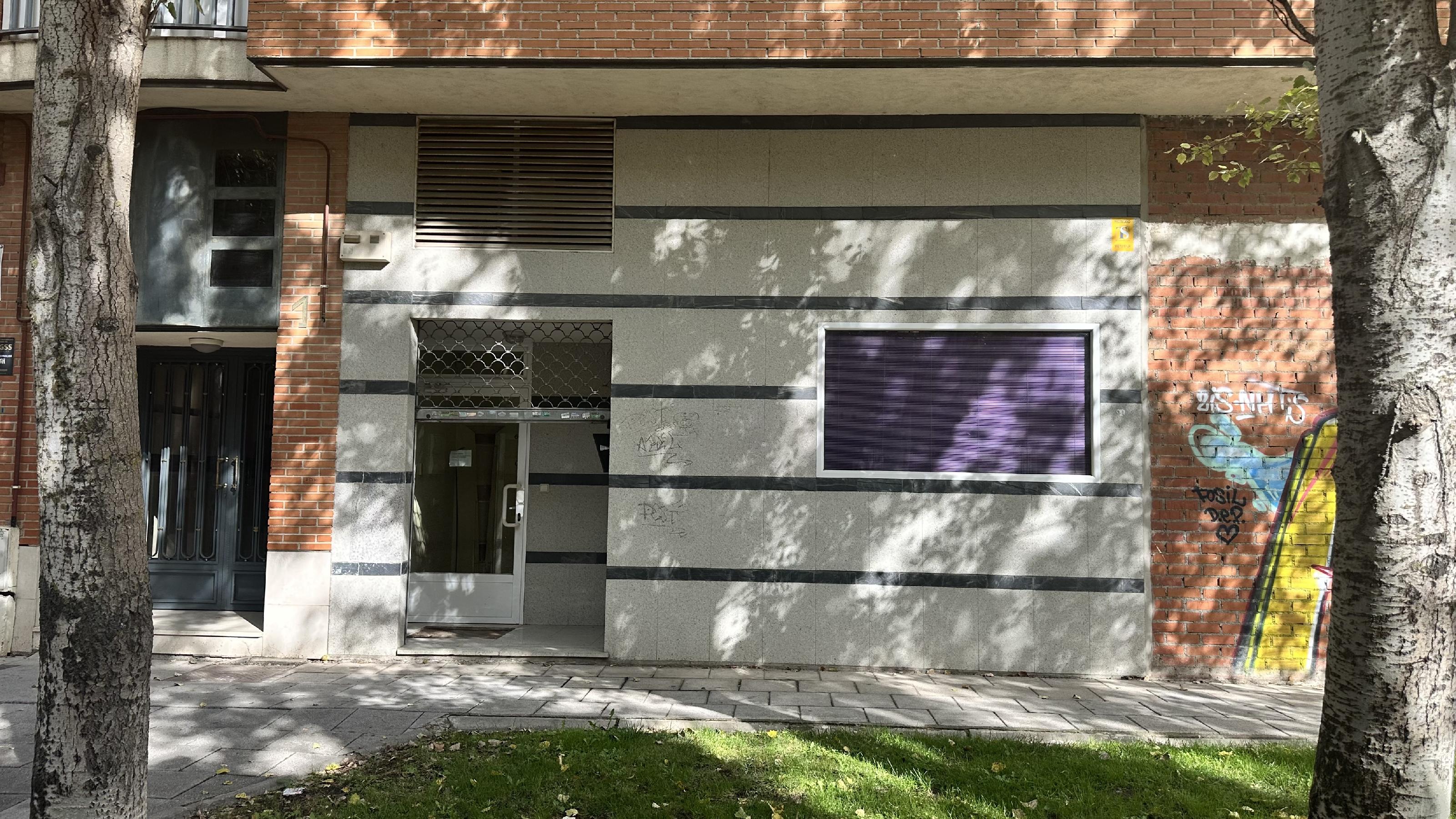 Imagen 3 Local Comercial en venta en Pinto / Local de 72 m2 destinado a oficina equipado