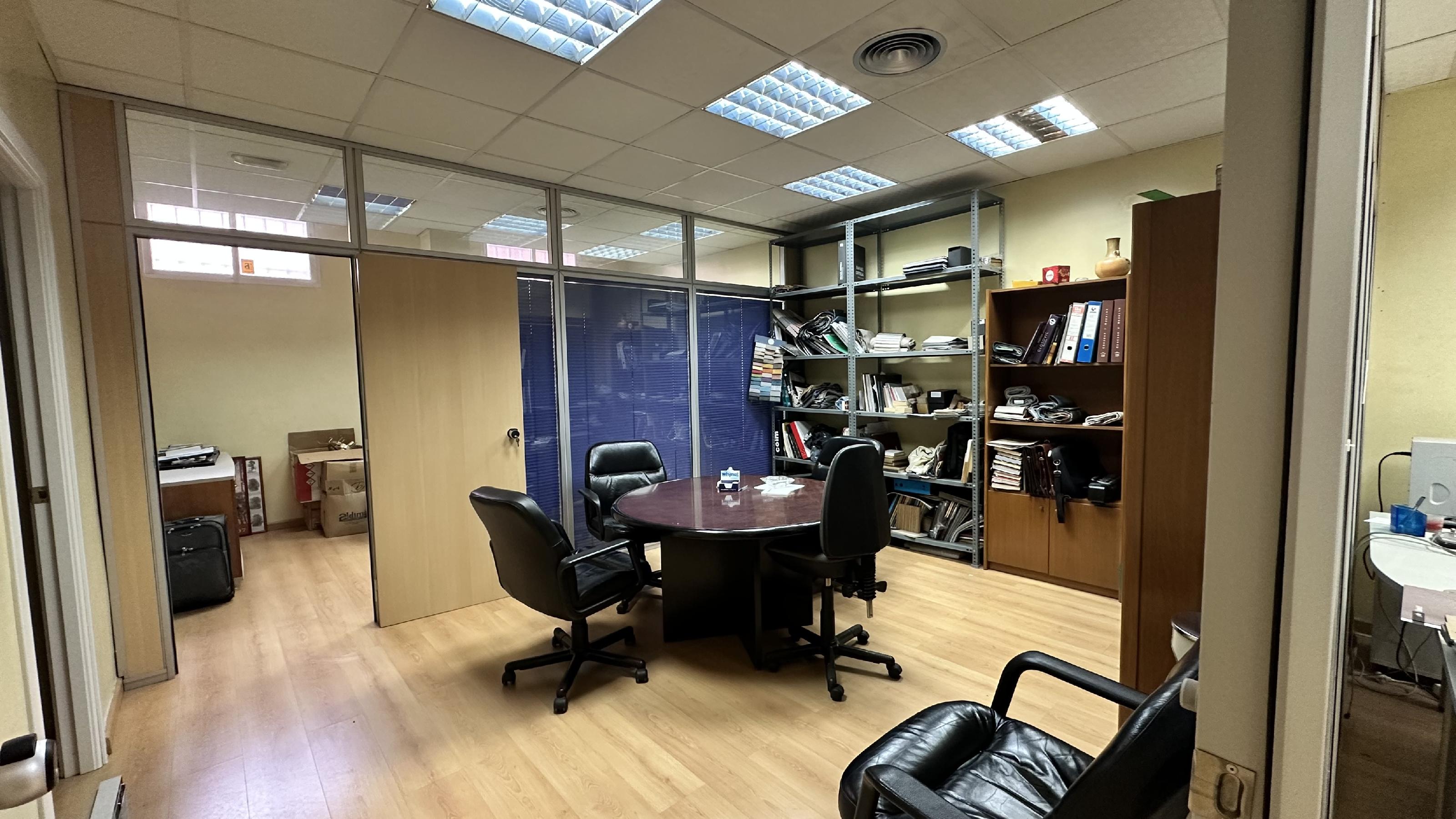 Imagen 12 Local Comercial en venta en Pinto / Local de 72 m2 destinado a oficina equipado