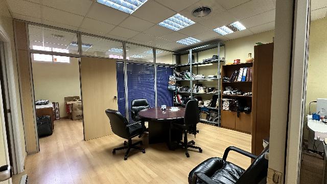 Imagen 12 Inmueble 307081 - Local Comercial en venta en Pinto / Local de 72 m2 destinado a oficina equipado