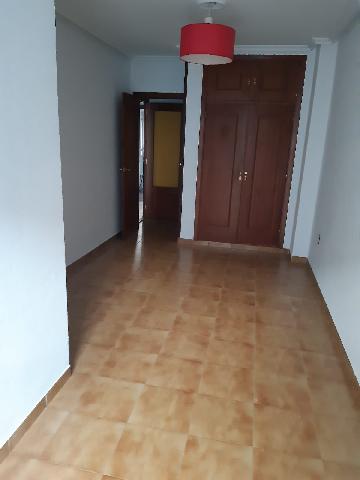 Imagen 4 Inmueble 299295 - Piso en alquiler en Cáceres / Calle camino llano, centro de la ciudad.