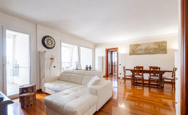 Imagen 1 Inmueble 303152 - Piso en venta en Barcelona / En Calle Rogent con Mallorca, metro de Clot