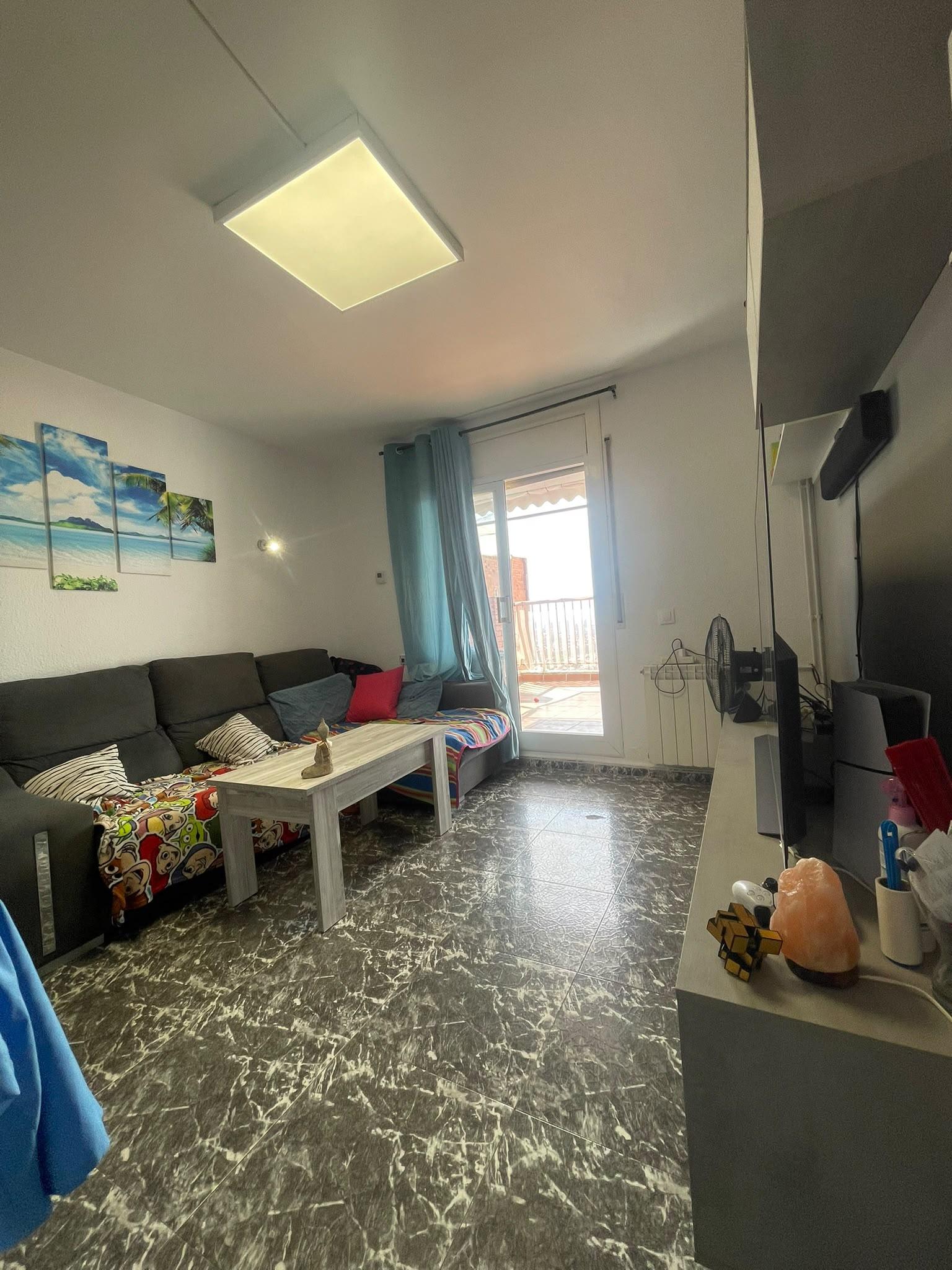 Imagen 21 Piso en venta en Barcelona / Muy cerca del matro de Roquetes