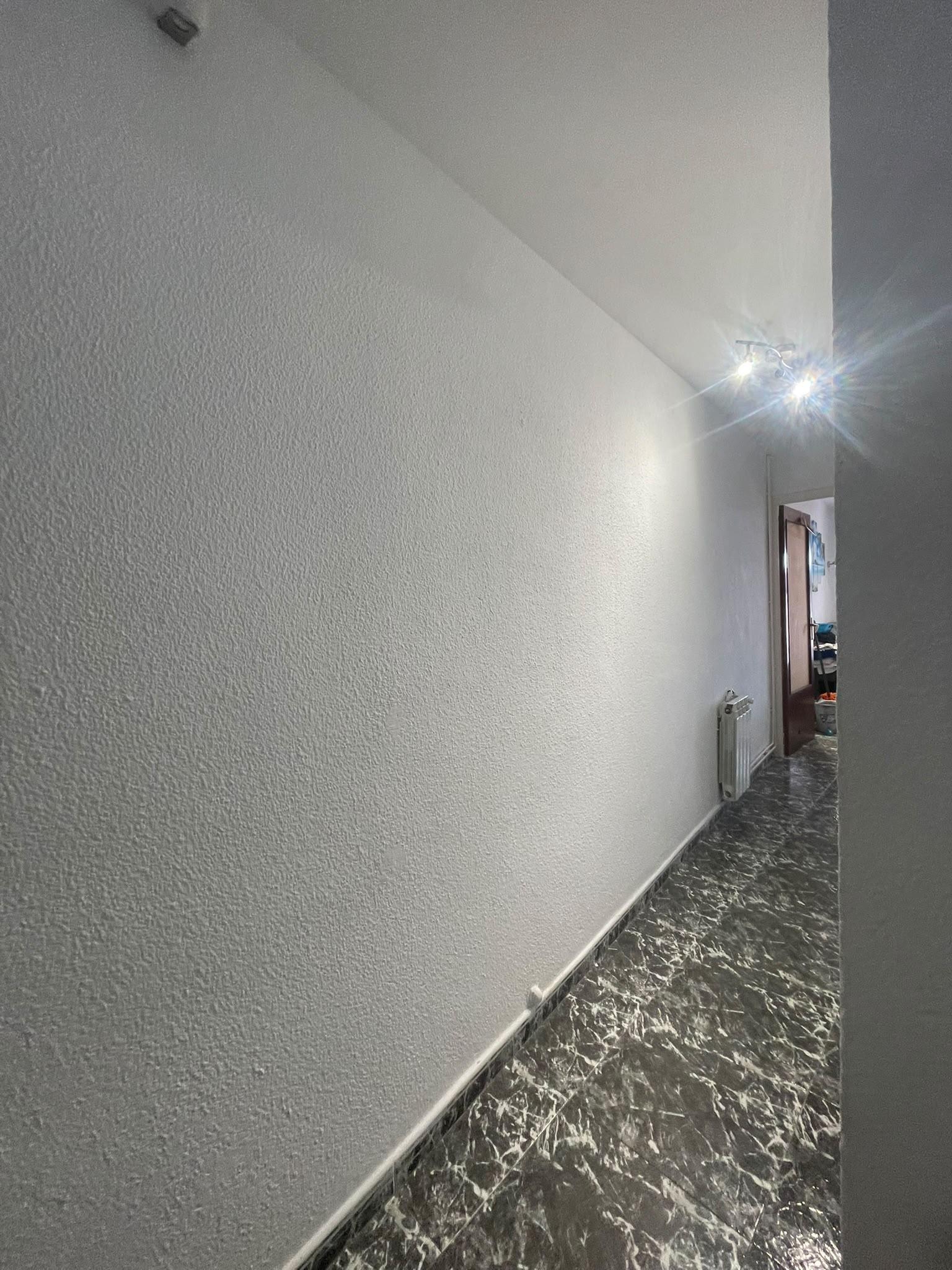 Imagen 28 Piso en venta en Barcelona / Muy cerca del matro de Roquetes