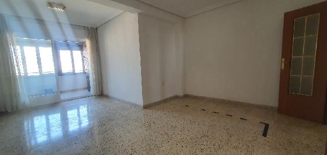 Imagen 1 Inmueble 301733 - Piso en venta en Hellín / Zona Melchor de Macanaz frente a Jardín Tamborileros
