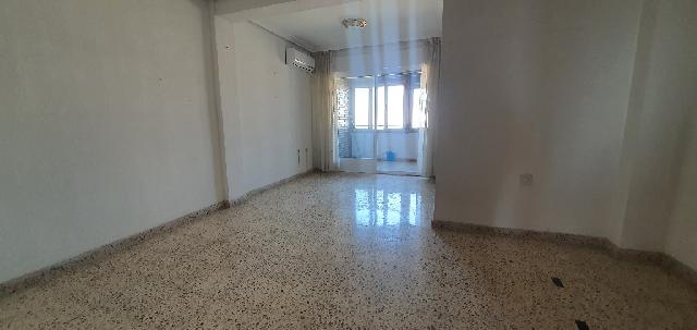 Imagen 2 Inmueble 301733 - Piso en venta en Hellín / Zona Melchor de Macanaz frente a Jardín Tamborileros