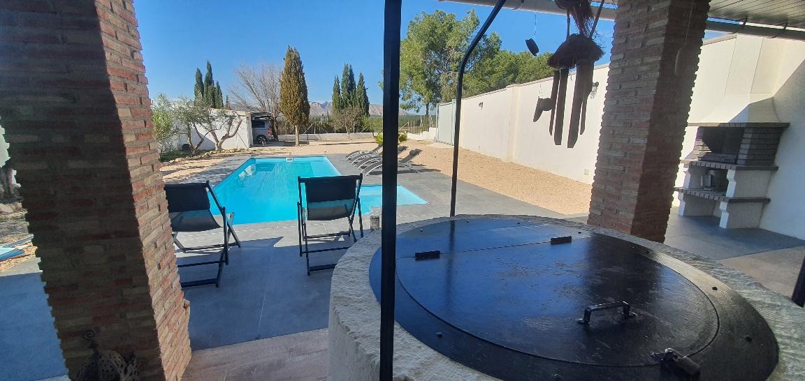 Imagen 5 Casa Adosada en venta en Hellín / Barrio Prtidores Isso, Casas Nuevas