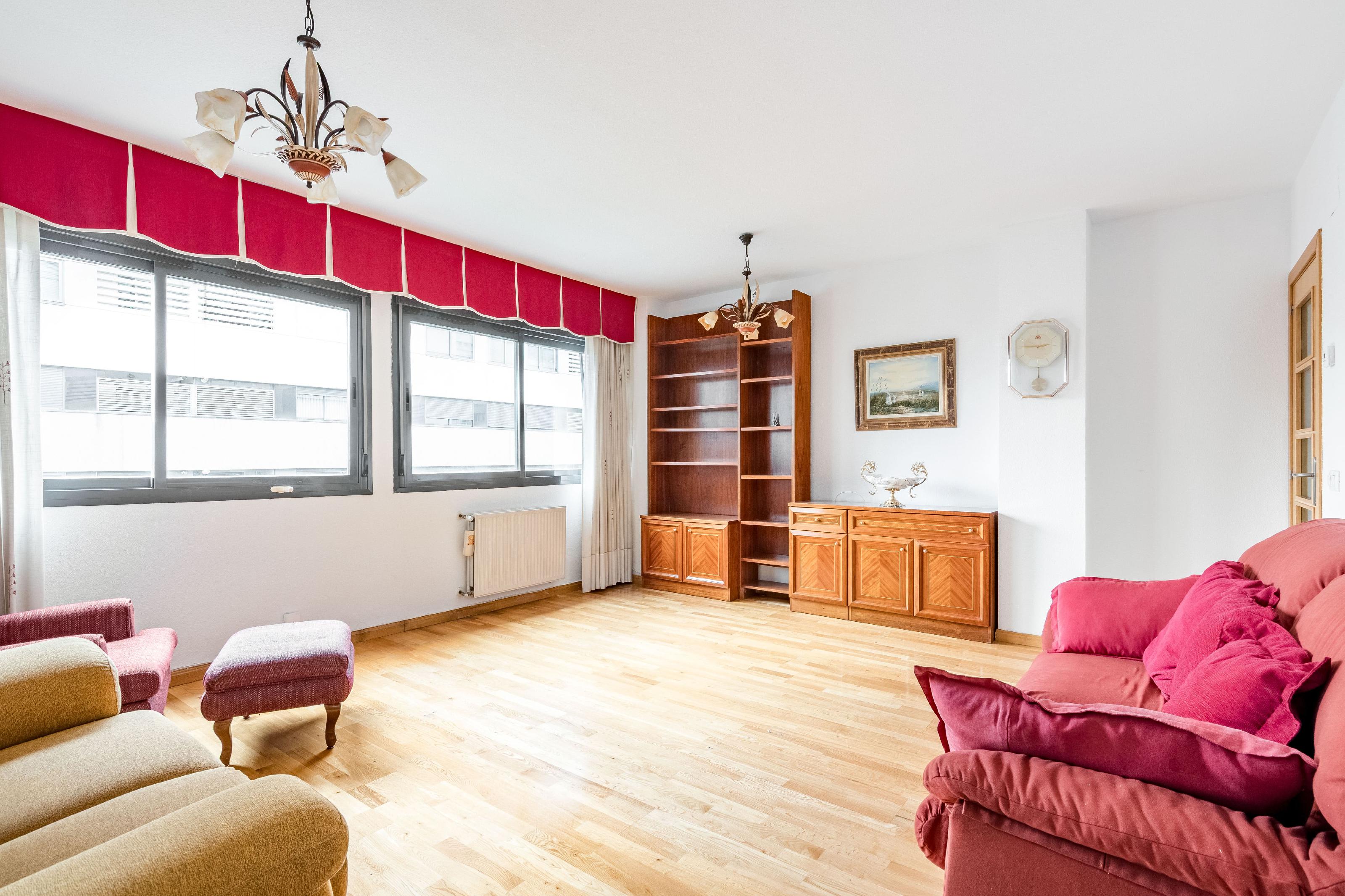 Imagen 2 Piso en venta en Madrid / Próximo a cercanías Fuente de la Mora