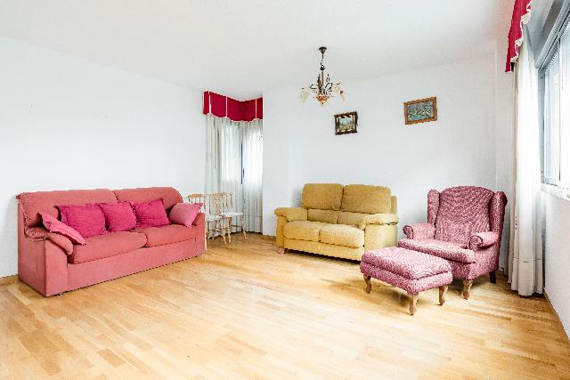 Imagen 3 Inmueble 299051 - Piso en venta en Madrid / Próximo a cercanías Fuente de la Mora