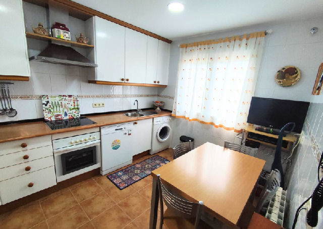 Imagen 10 Inmueble 301897 - Casa en venta en Espinar (El) / Próximo a la Estación de tren