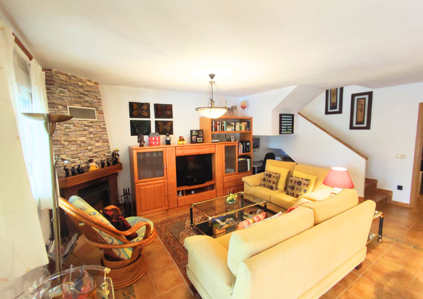 Imagen 6 Casa en venta en Espinar El / Próximo a la Estación de tren