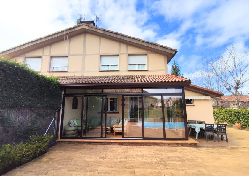 Imagen 1 Casa en venta en Espinar El / Próximo a la Estación de tren
