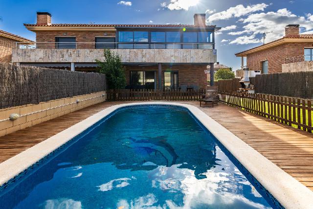 Imagen 18 Inmueble 280966 - Casa Aislada en venta en Roda De Barà / Casa pareada con piscina, en zona tranquila.