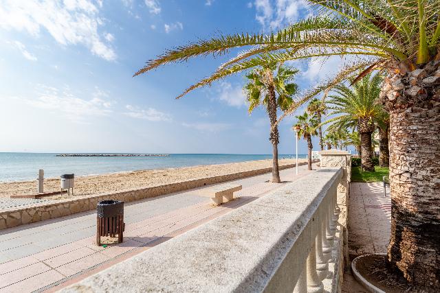 Imagen 40 Inmueble 298996 - Apartamento en venta en Cambrils / Avenida Diputacio