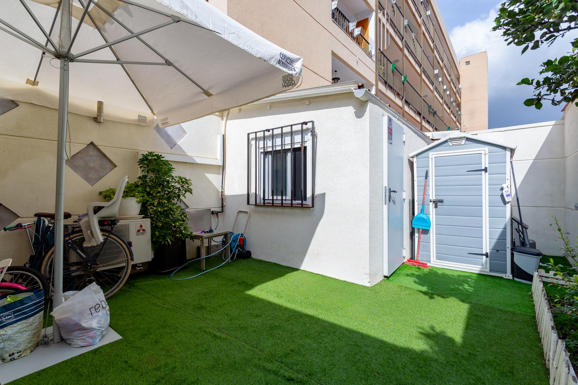 Imagen 25 Apto. Playa en venta en Salou / A 350 metros de la playa Levante.