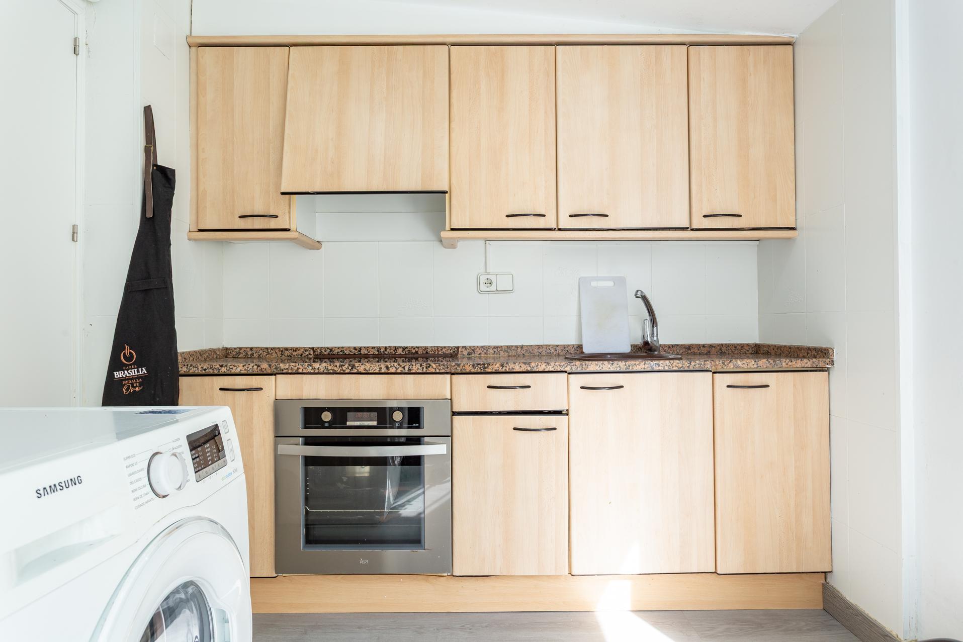 Imagen 4 Apto. Playa en venta en Salou / A 350 metros de la playa Levante.